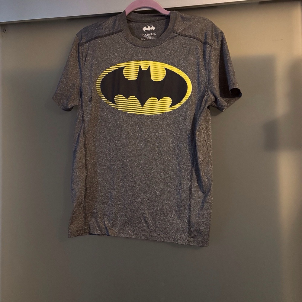 Batman Tshirt-size Medium T‎ Shirt Gray